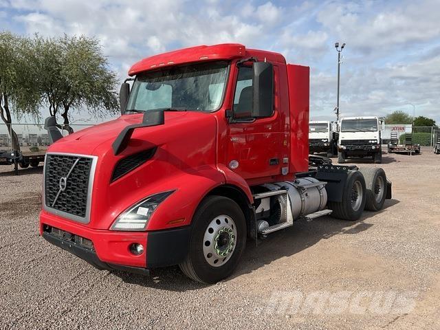 Volvo VNR وحدات الجر