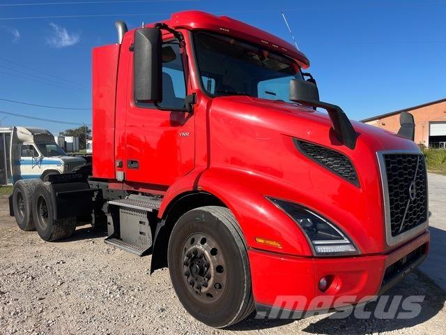 Volvo VNR وحدات الجر