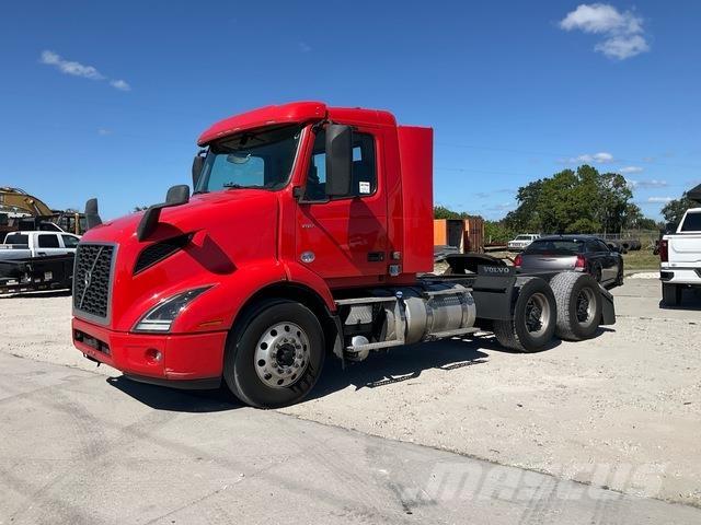 Volvo VNR وحدات الجر