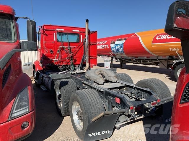 Volvo VNR وحدات الجر