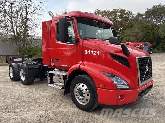 Volvo VNR وحدات الجر