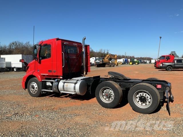 Volvo VNR وحدات الجر