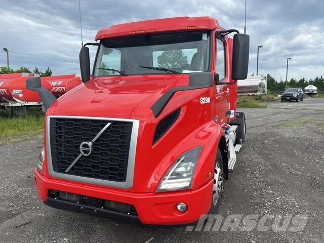 Volvo VNR وحدات الجر