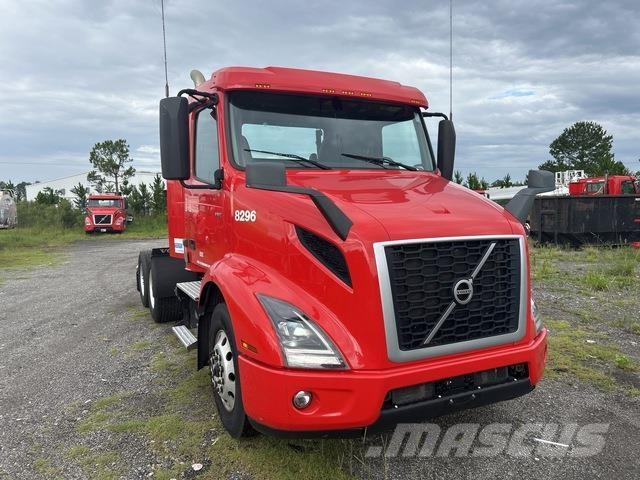 Volvo VNR وحدات الجر