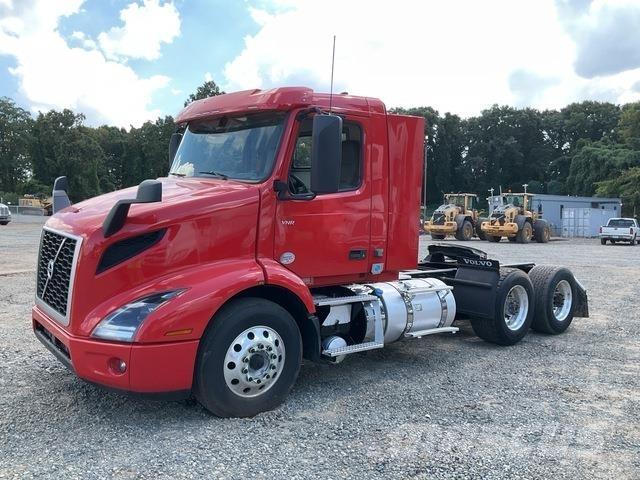 Volvo VNR300 وحدات الجر