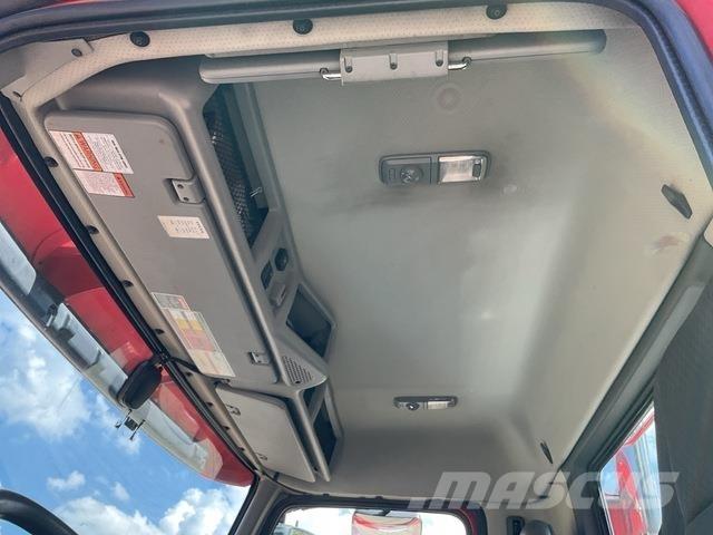 Volvo VNR300 وحدات الجر