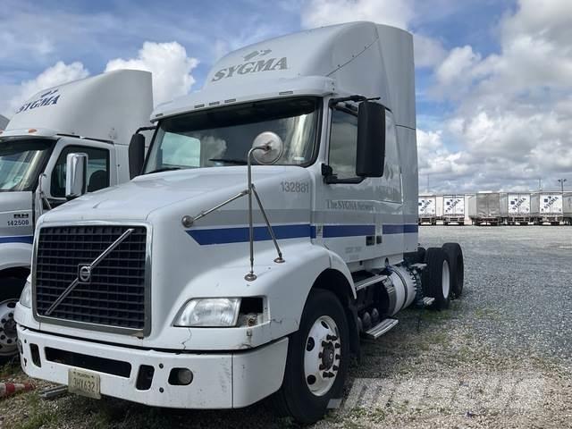 Volvo VNR64T وحدات الجر