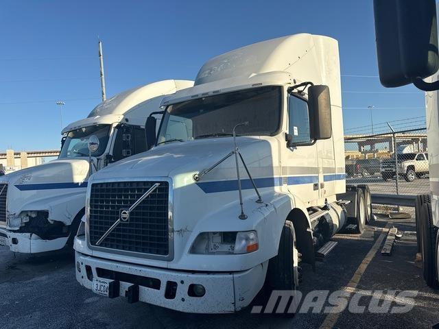 Volvo VNR64T وحدات الجر