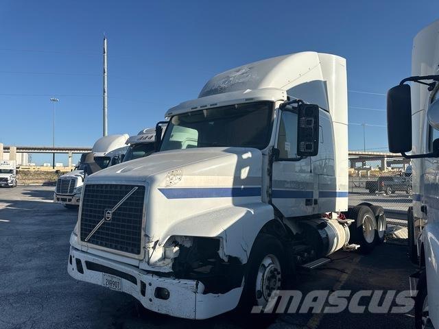 Volvo VNR64T وحدات الجر