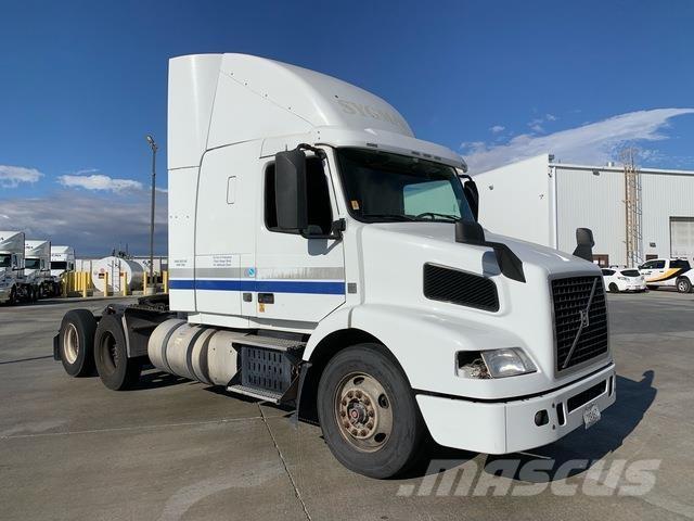 Volvo VNR64T وحدات الجر