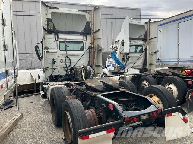 Volvo VNR64T وحدات الجر