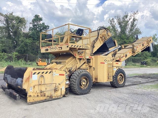 Weiler E1250A عربات نقل المواد