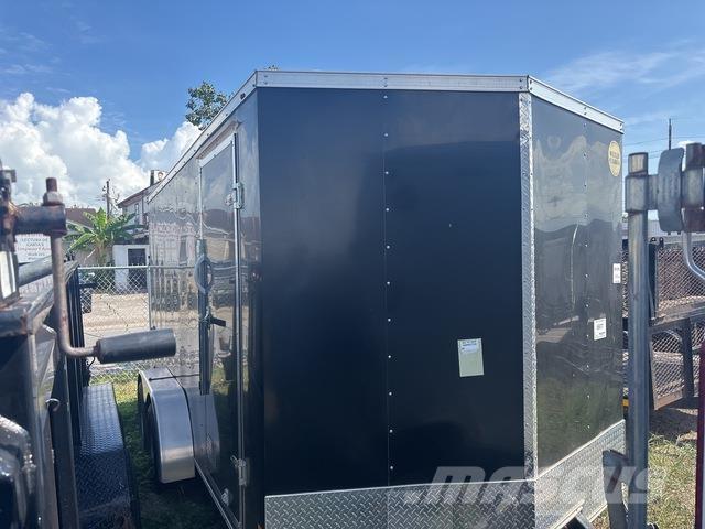 Wells Cargo  مقطورات ذات هيكل صندوقي