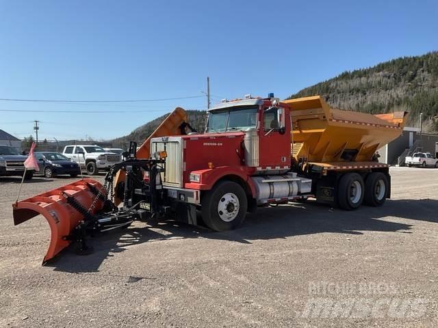 Western Star  حراثات ونصول الجليد