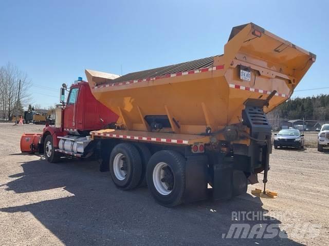 Western Star  حراثات ونصول الجليد
