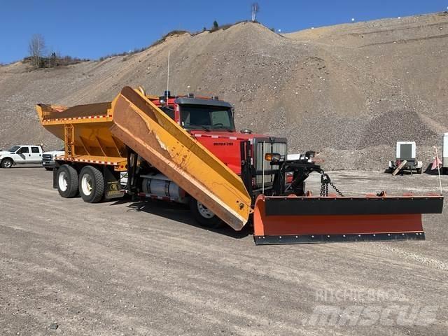 Western Star  حراثات ونصول الجليد