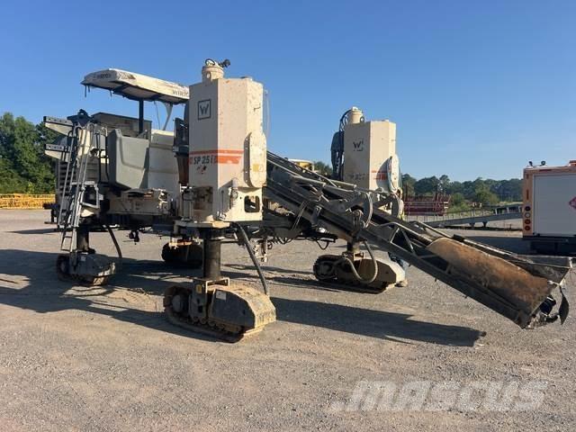 Wirtgen SP25i معدات الرصف الخرساني