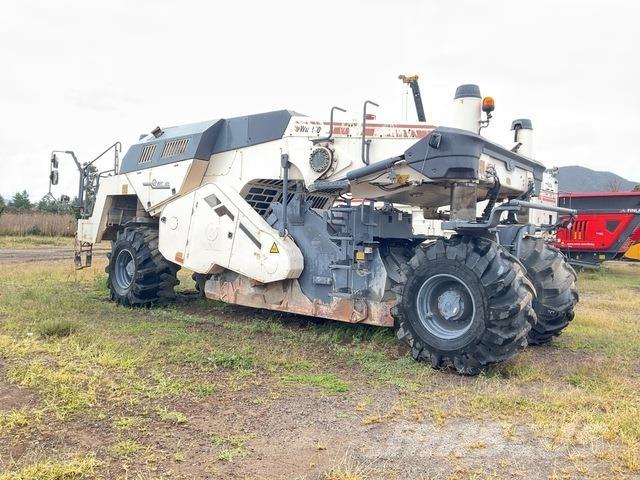 Wirtgen WR240 ضاغطات التربة