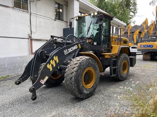 XCMG XC938U لوادر بعجل