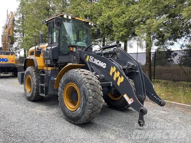 XCMG XC938U لوادر بعجل