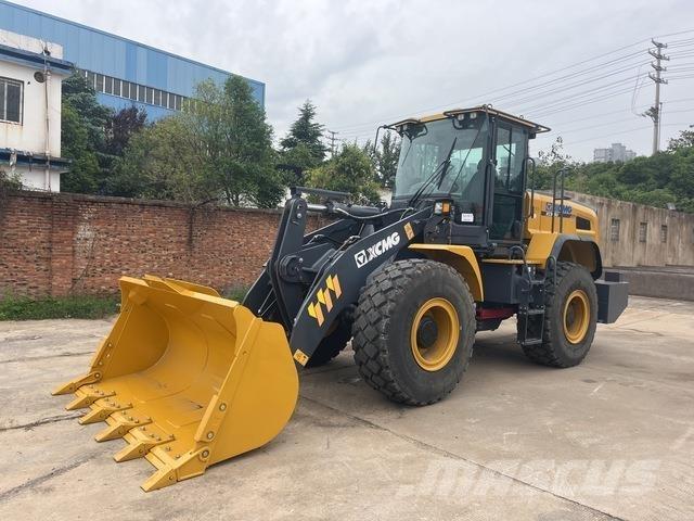 XCMG XC938U لوادر بعجل