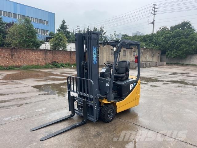 XCMG XCB-TW15 شاحنات ذات رافعات شوكية - أخرى
