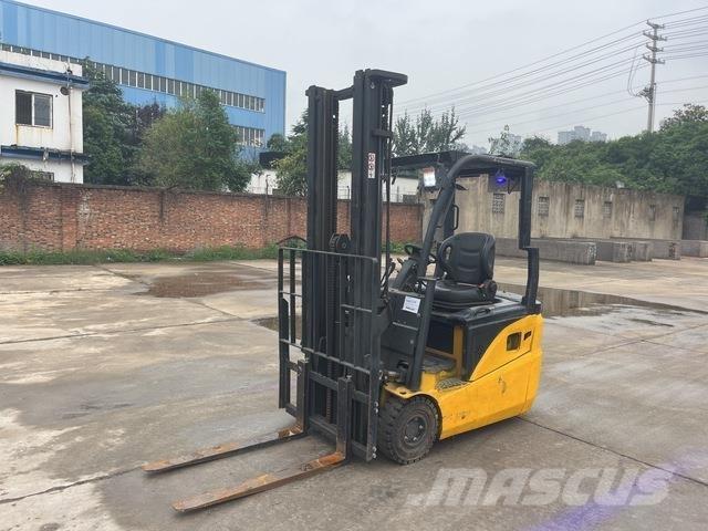 XCMG XCB-TW18 شاحنات ذات رافعات شوكية تعمل بالكهرباء