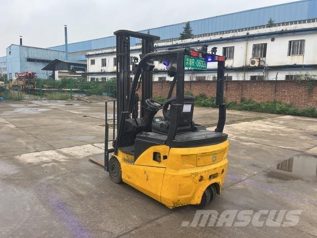 XCMG XCB-TW18 شاحنات ذات رافعات شوكية تعمل بالكهرباء