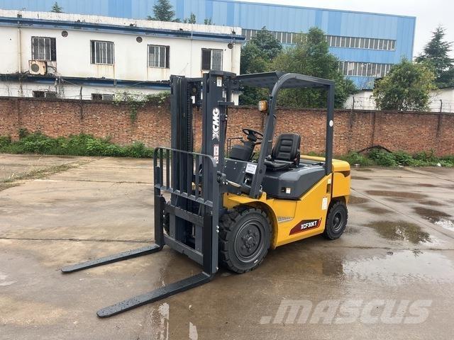 XCMG XCF 3.0t شاحنات ذات رافعات شوكية - أخرى