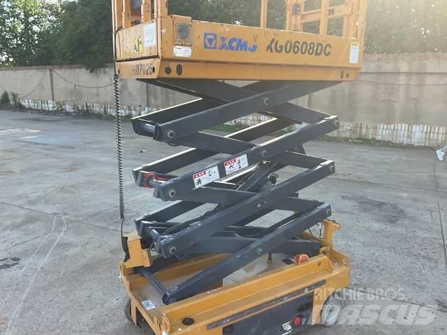 XCMG XG0608DC رافعات مقصية الشكل