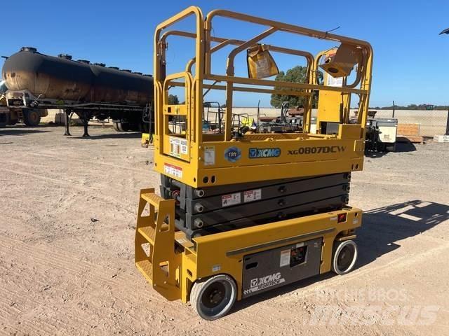 XCMG XG0807DCW رافعات مقصية الشكل