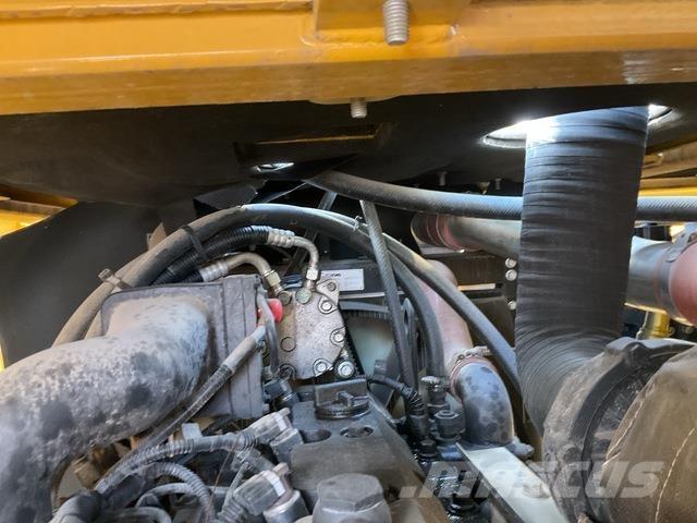 XCMG XGC130-I رافعات مجنزرة