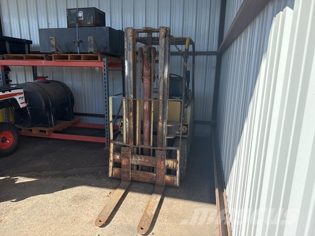 Yale G83P شاحنات ذات رافعات شوكية - أخرى