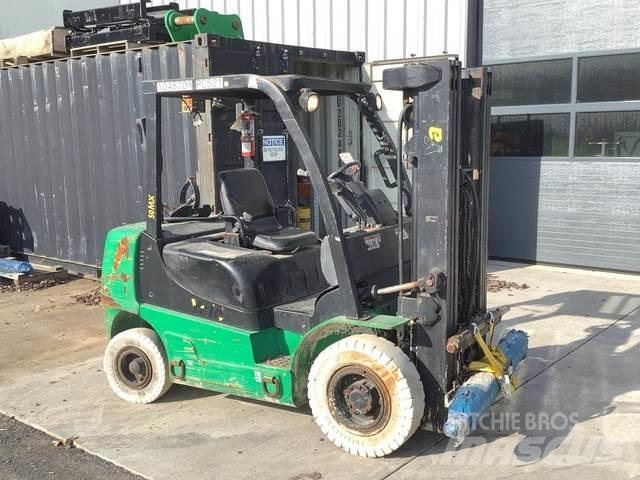 Yale GTP050MX أخرى