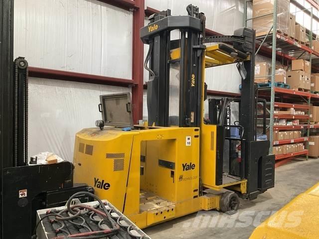 Yale NTA030SB معدات الرفع متوسط المستوى