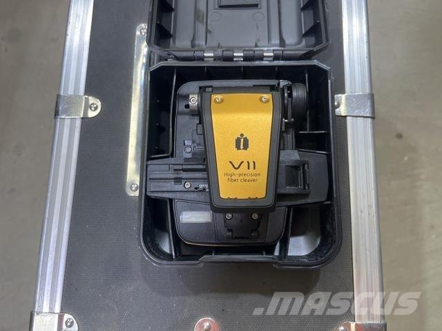  Yamasaki Y85 أخرى