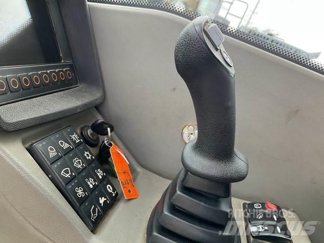 Yanmar B110W حفارات بعجل