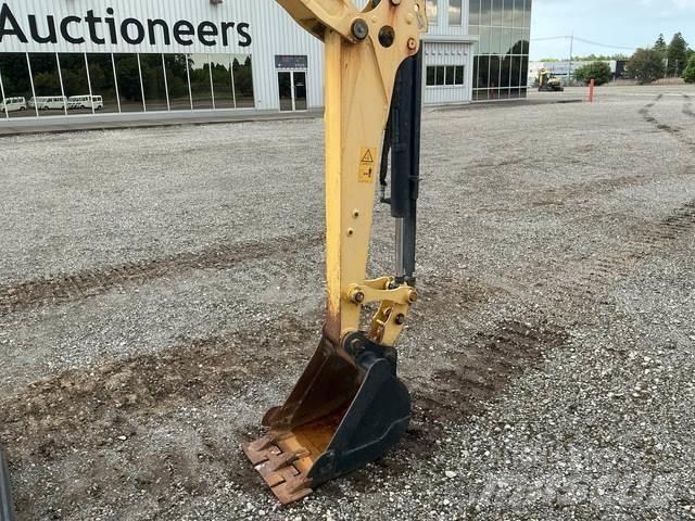 Yanmar B3-6A حفارات زحافة