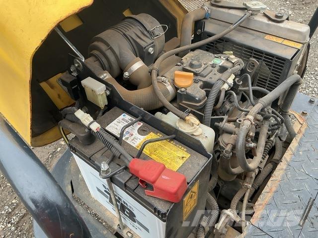 Yanmar C12R-B عربات نقل قلابة مجنزرة