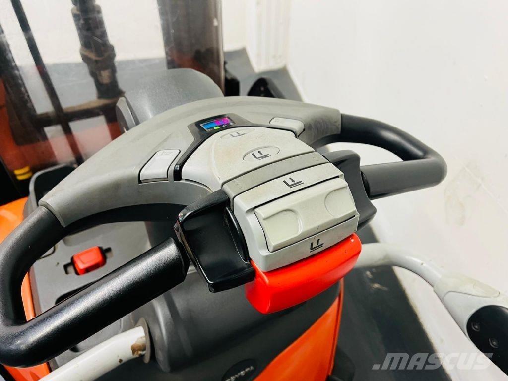 BT SPE160L معدات التكديس الجوالة