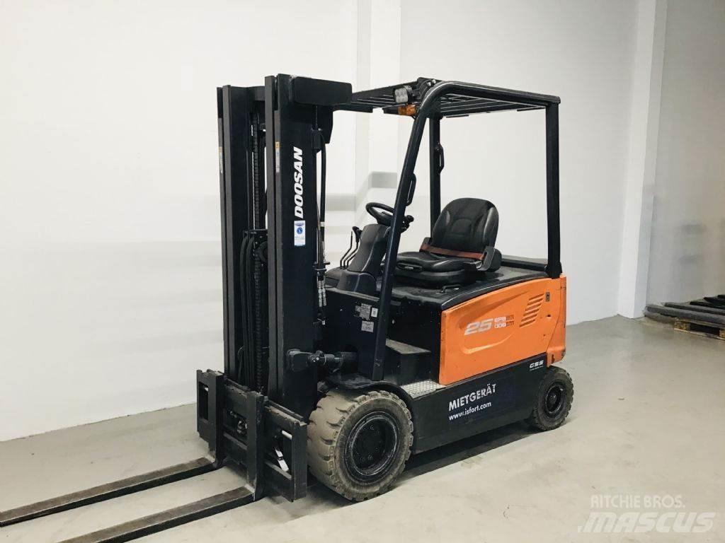 Doosan B25X-7 شاحنات ذات رافعات شوكية تعمل بالكهرباء