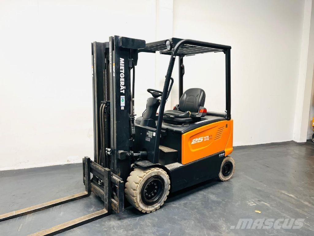 Doosan B25X-7 Plus شاحنات ذات رافعات شوكية تعمل بالكهرباء