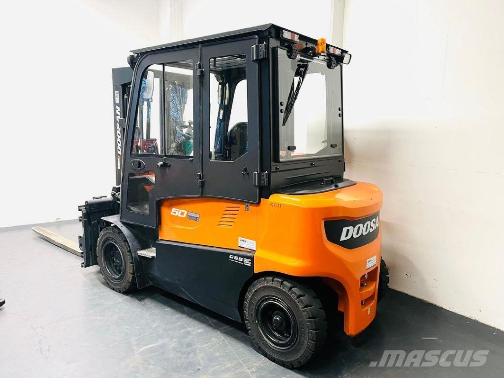Doosan B50X-7 شاحنات ذات رافعات شوكية تعمل بالكهرباء