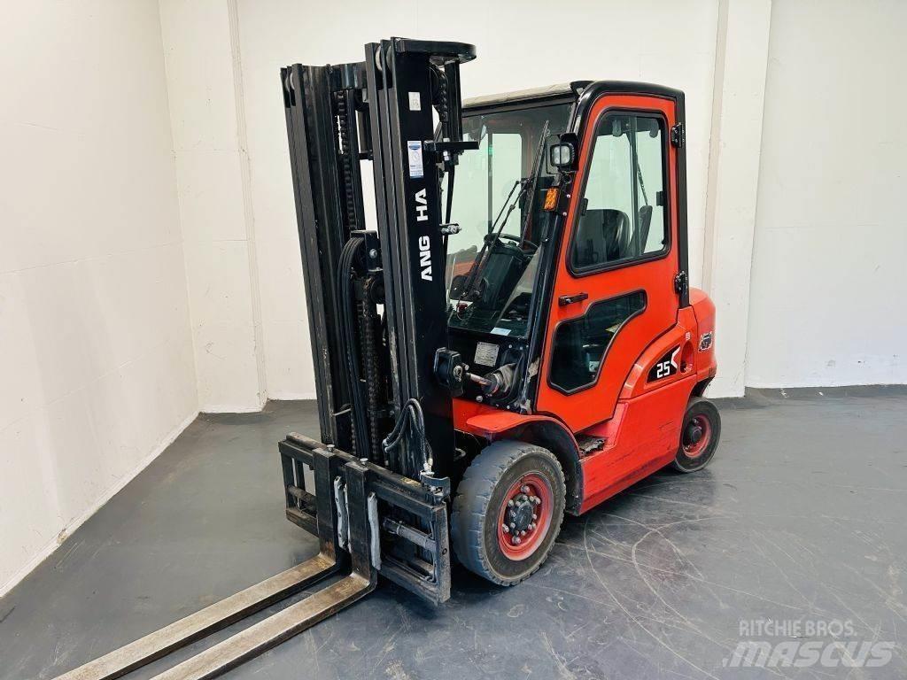 Hangcha CPCD25-XRW92F شاحنات الديزل