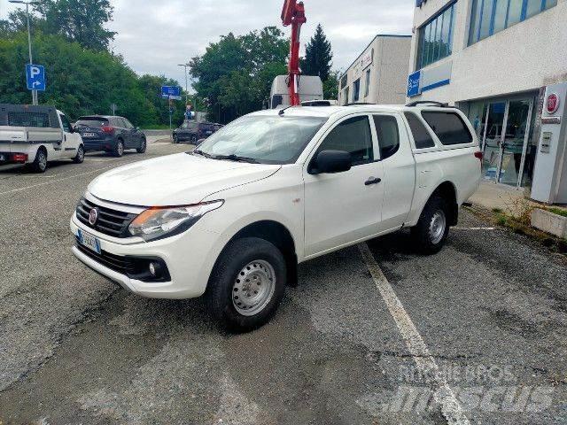 Fiat FULLBACK شاحنات مسطحة/مفصلية الجوانب