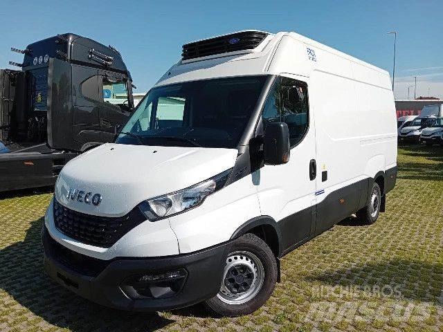 Iveco 35S16 شاحنات بدرجة حرارة قابلة للضبط