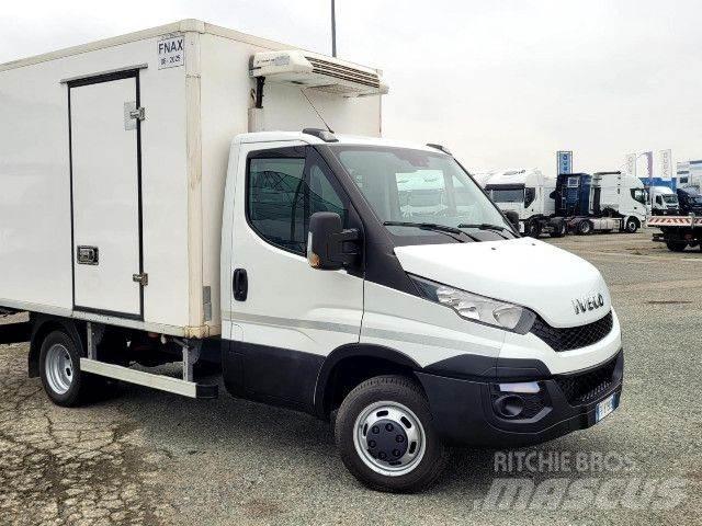 Iveco 50C15 شاحنات بدرجة حرارة قابلة للضبط