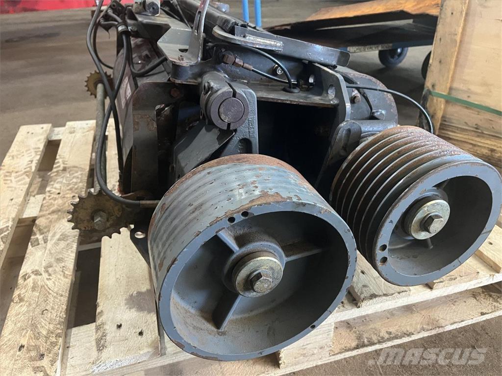 CLAAS CORN CRACKER ماكينات زراعية أخرى