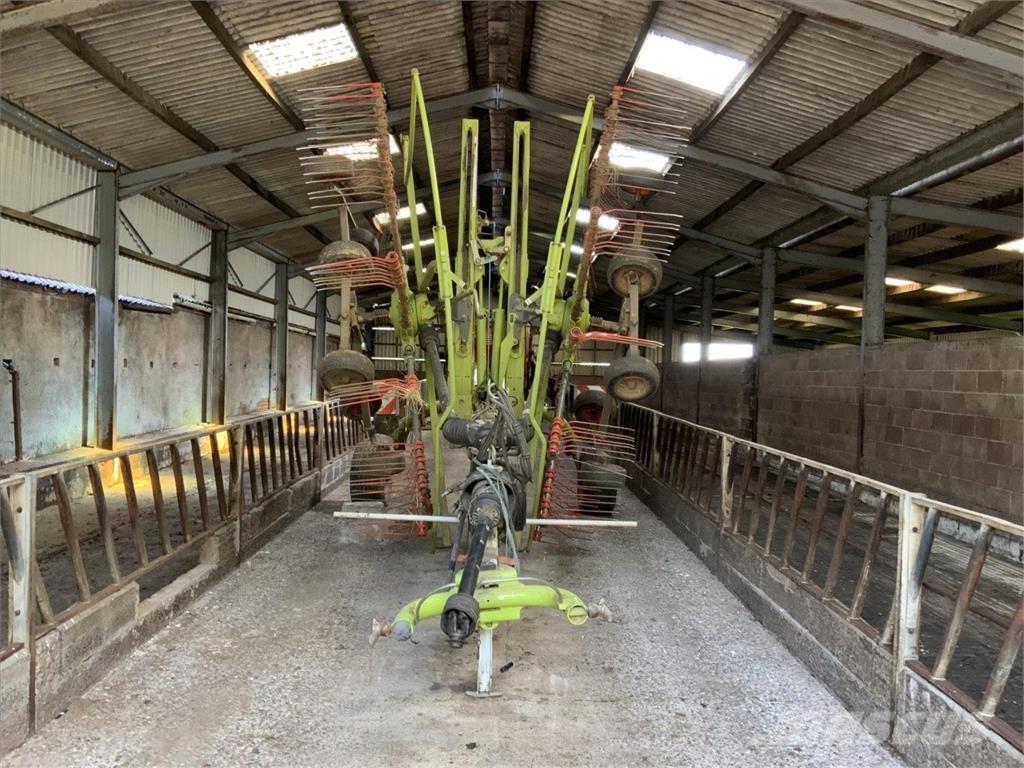 CLAAS LINER 2900 مكابس وميبسات التبن