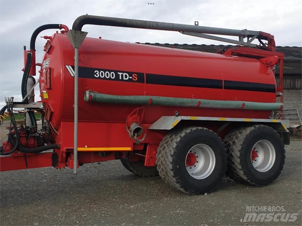 Hi-Spec 3000 TD-S معدات توزيع السماد العضوي